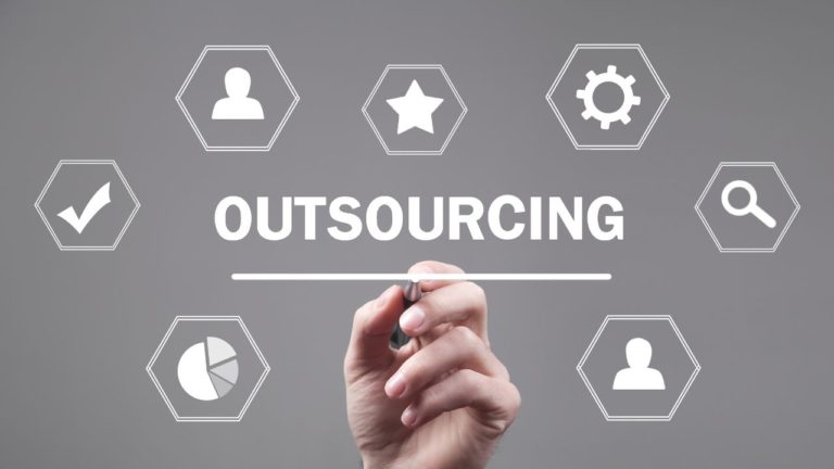 Zalety i wyzwania outsourcingu IT – kompleksowe spojrzenie
