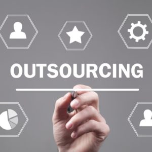 Jak outsourcing IT może pomóc w zapewnieniu zgodności z regulacjami RODO?