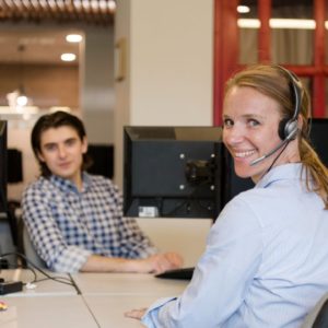 Outsourcing helpdesk Warszawa – jak zapewnić szybkie wsparcie pracownikom?