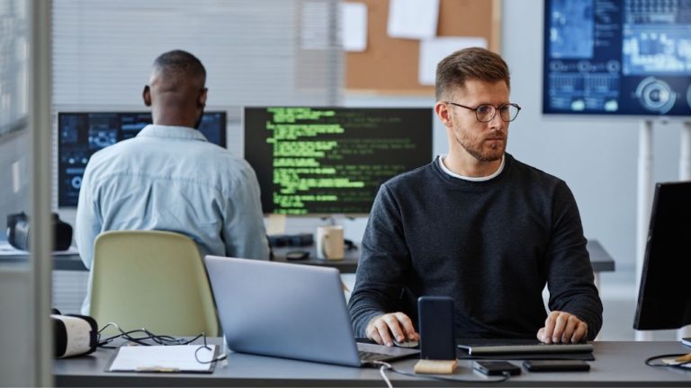 5 powodów, dla których warto skorzystać z usług obsługi informatycznej w Warszawie