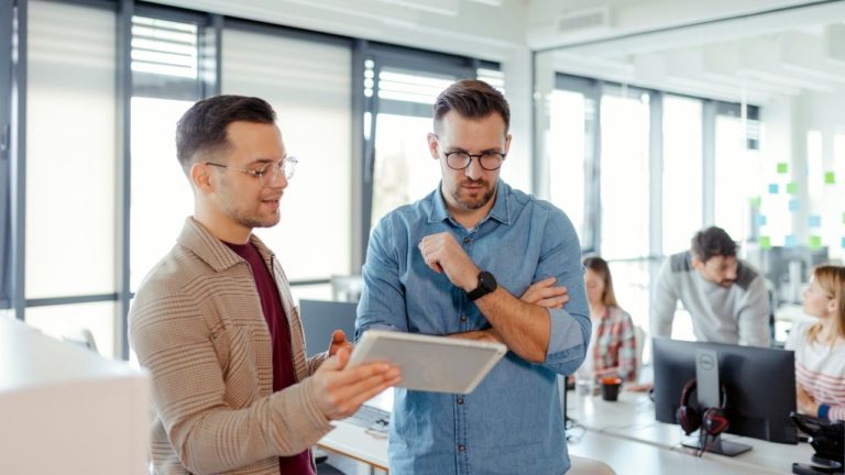 Opieka Informatyczna w Warszawie: Dlaczego To Takie Ważne?