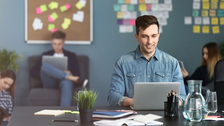 Opieka informatyczna Warszawa - niezbędna w dzisiejszym biznesie